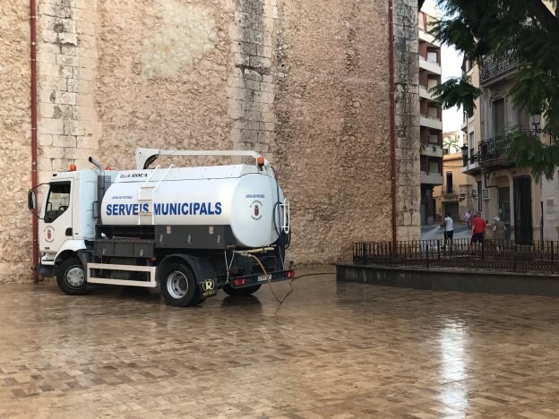 Limpieza a fondo de las calles de Carcaixent. 