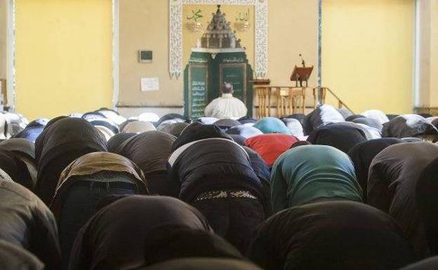 Las comunidades islámica y árabe de la Comunitat condenan la barbarie terrorista