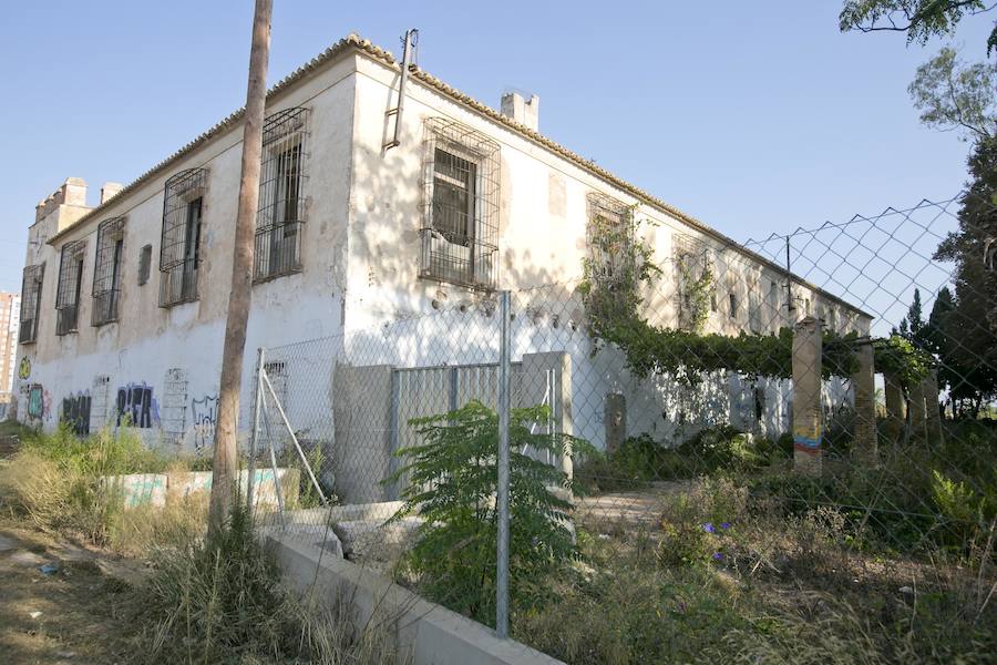 Fotos de alquería, palacios y casonas de Valencia que languidecen por falta de obras públicas y privadas