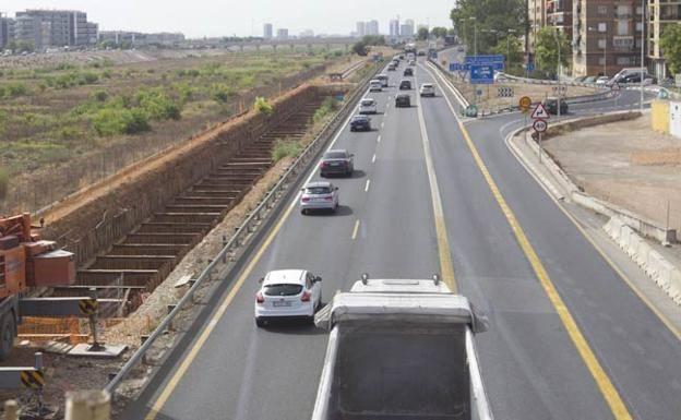 Imagen tomada desde el puente de la A-3 del inicio de las obras en la V-30, a la altura de Xirivella.