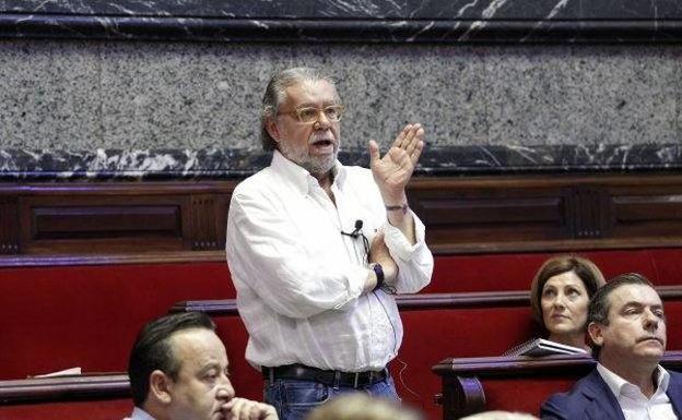 El concejal de Hacienda, Ramón Vilar, durante un pleno municipal. 