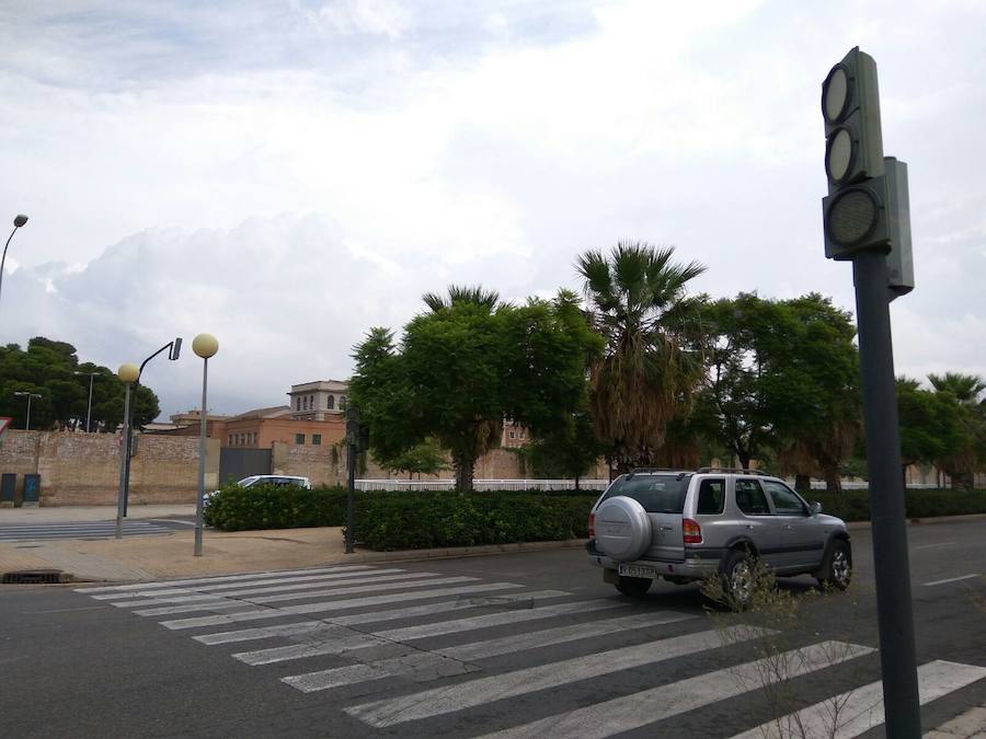 Semáforos averiados y un árbol caído en Valencia ciudad.