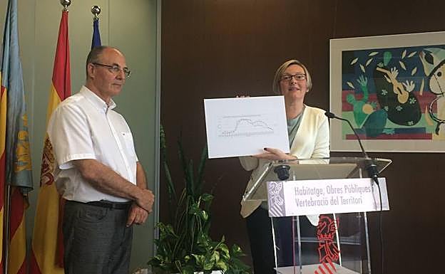 La consellera Salvador, durante la presentación del informe. 