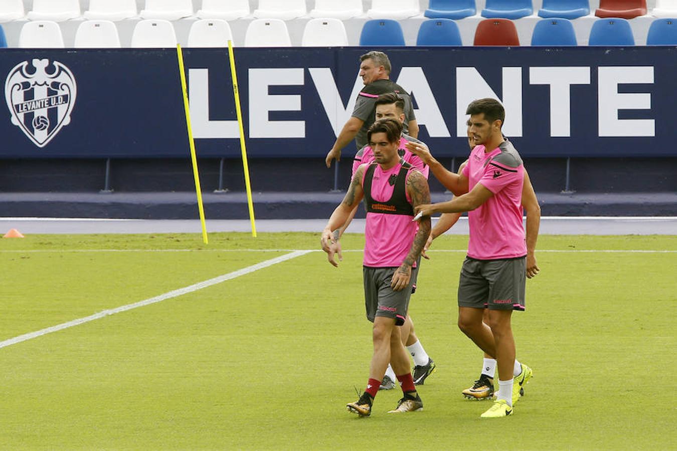 Fotos del entrenamiento del Levante UD