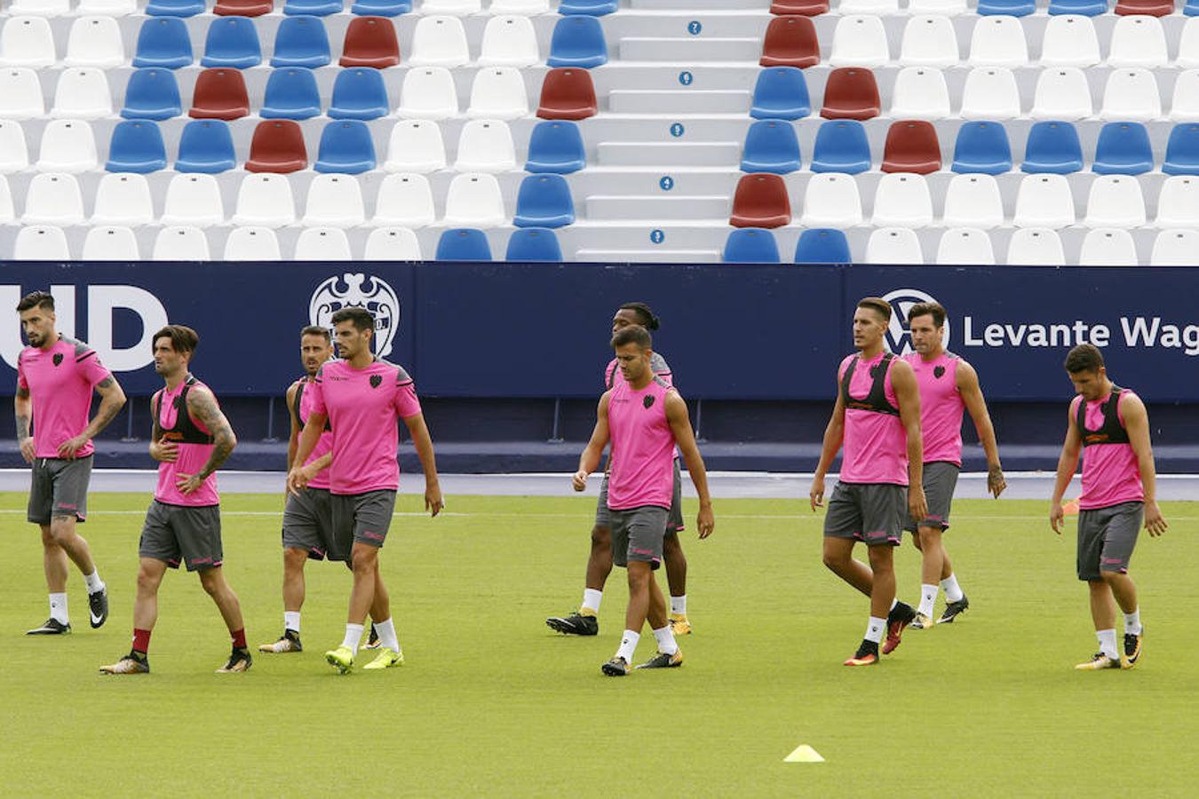 Fotos del entrenamiento del Levante UD