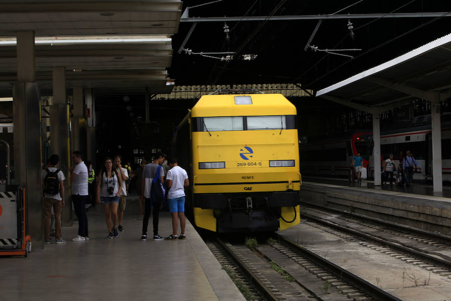 Fotos del tren histórico de Renfe en la Estación del Norte