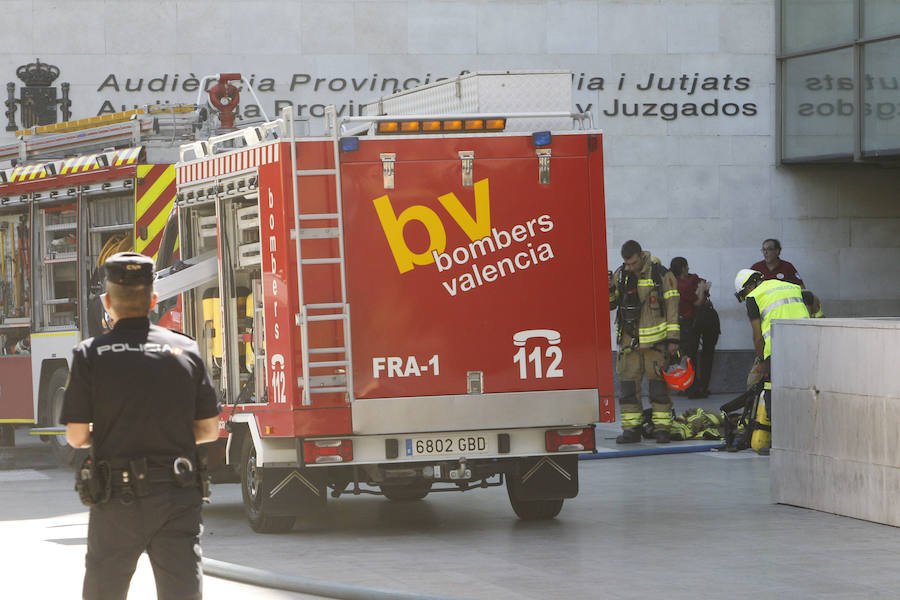 Fotos del incendio de la Ciudad de la Justicia