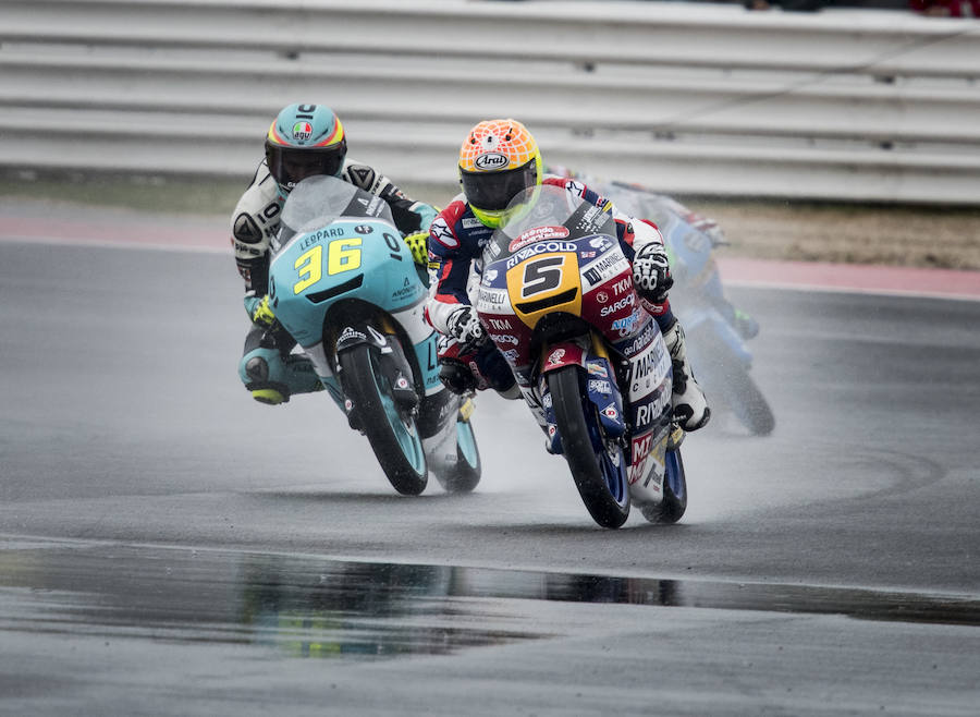 El italiano Romano Fenati (Honda) se impuso en la carrera de Moto3. El español Joan Mir finalizó segundo y conserva el liderato del Mundial. 