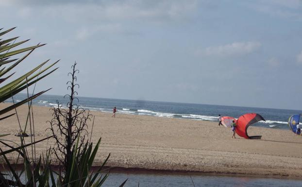 Foto de archivo de la playa de Oliva