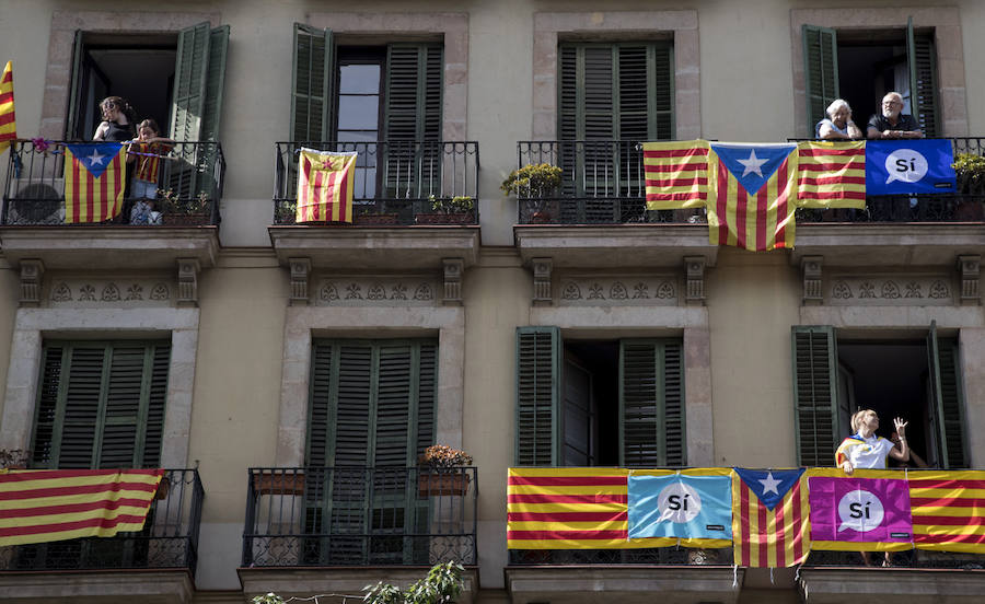 Miles de personas han llenado las calles de Barcelona durante la marcha independentista con motivo de la Diada