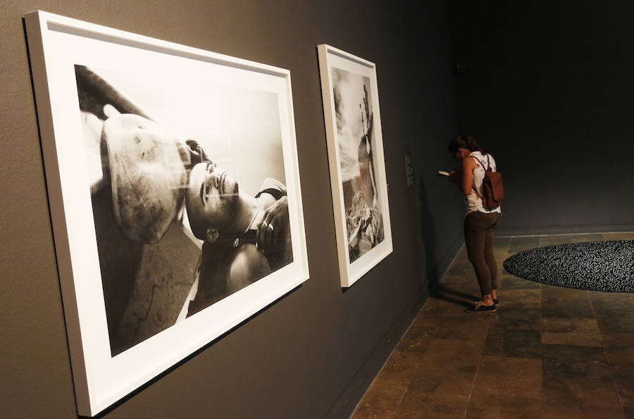Fotos de la exposición del IVAM contra los muros al arte árabe