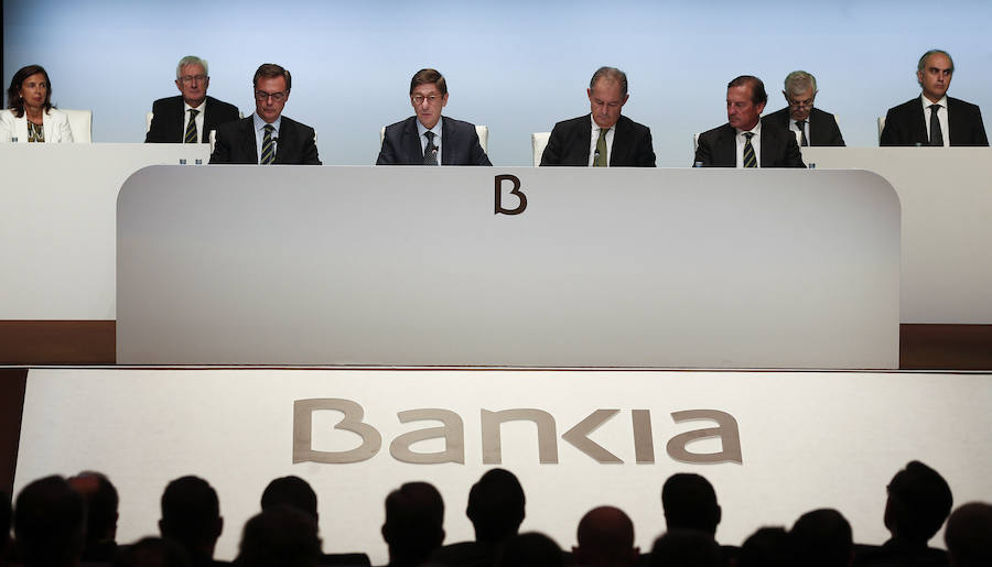 Fotos de la fusión de Bankia con BMN