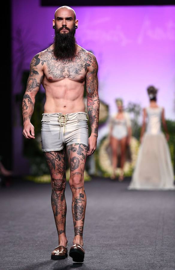 Fotos del desfile de Francis Montesinos en la Madrid Fashion Week