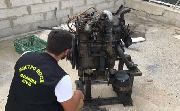 Detenidos mientras transportaban en su vehículo un generador de luz robado en Xàtiva