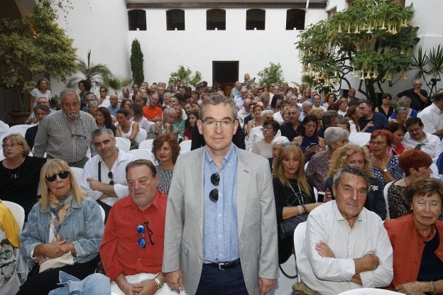 Santiago Posteguillo, ayer, en la presentación de 'El séptimo círculo del infierno', un acto que congregó a alrededor de 250 personas. 