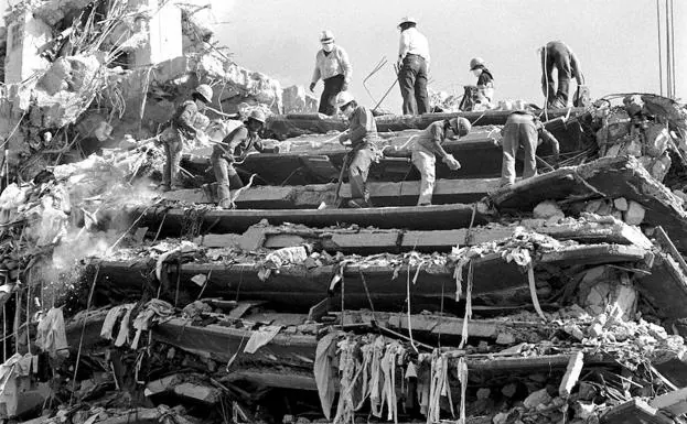 Edificios derrumbados tras el sismo de 1985.