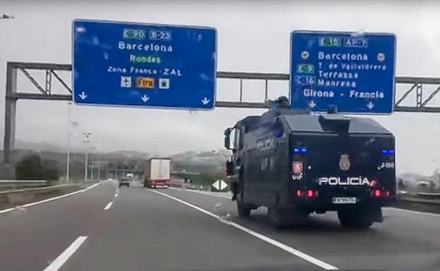 Interior envía a Barcelona al 'camión botijo' antidisturbios.