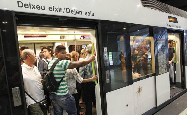 Jornada de huelga en el metro de Valencia. 