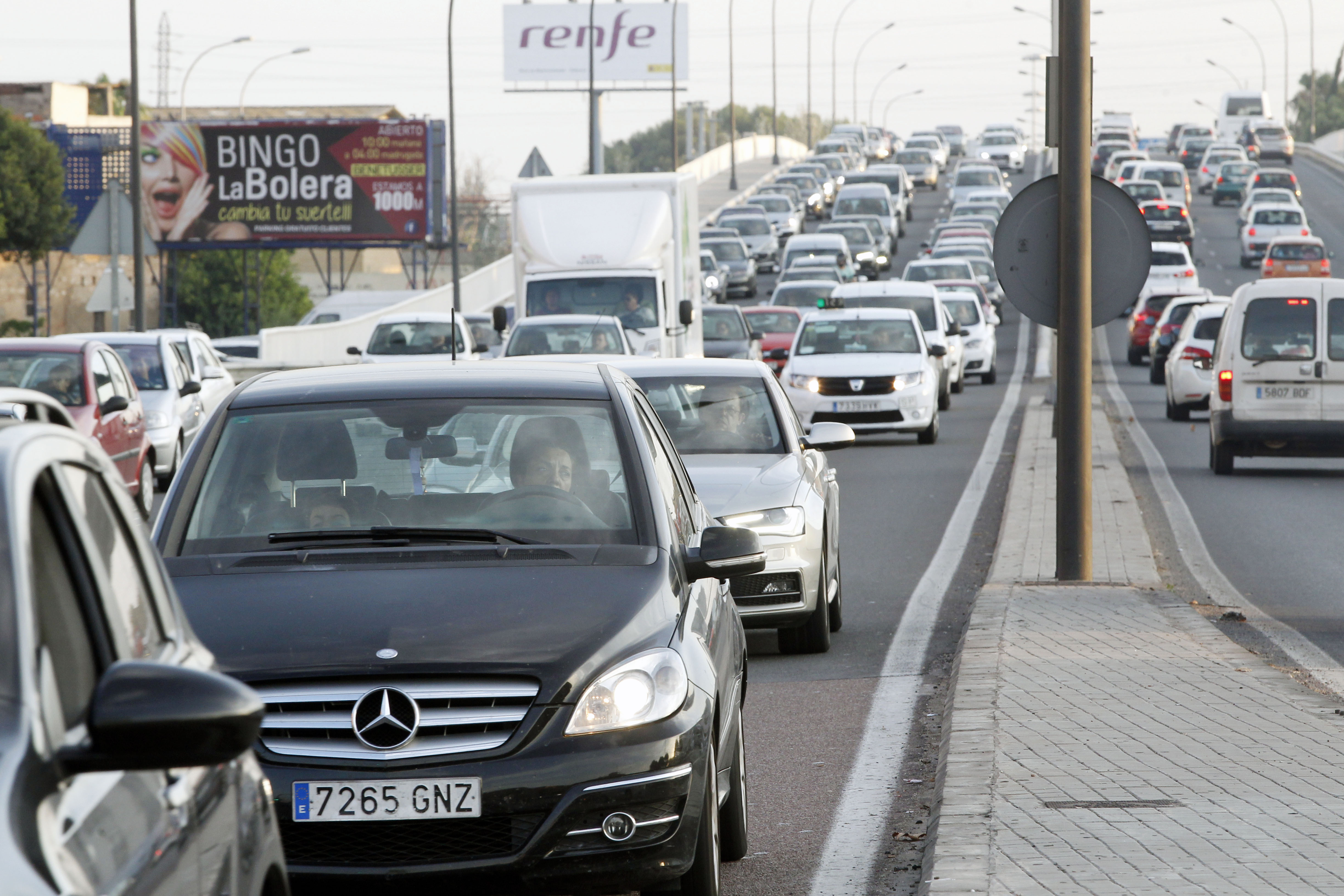 Fotos del tráfico en los accesos a Valencia