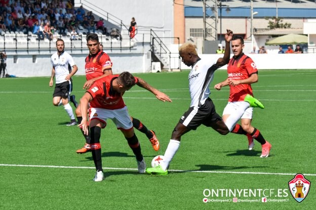 Keita Júnior, en uno de los partidos en el Clariano. 