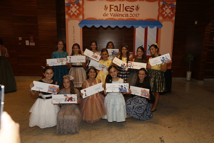 Fotos de la cálida despedida a las falleras mayores de Valencia de 2017, Raquel Alario y Clara Parejo