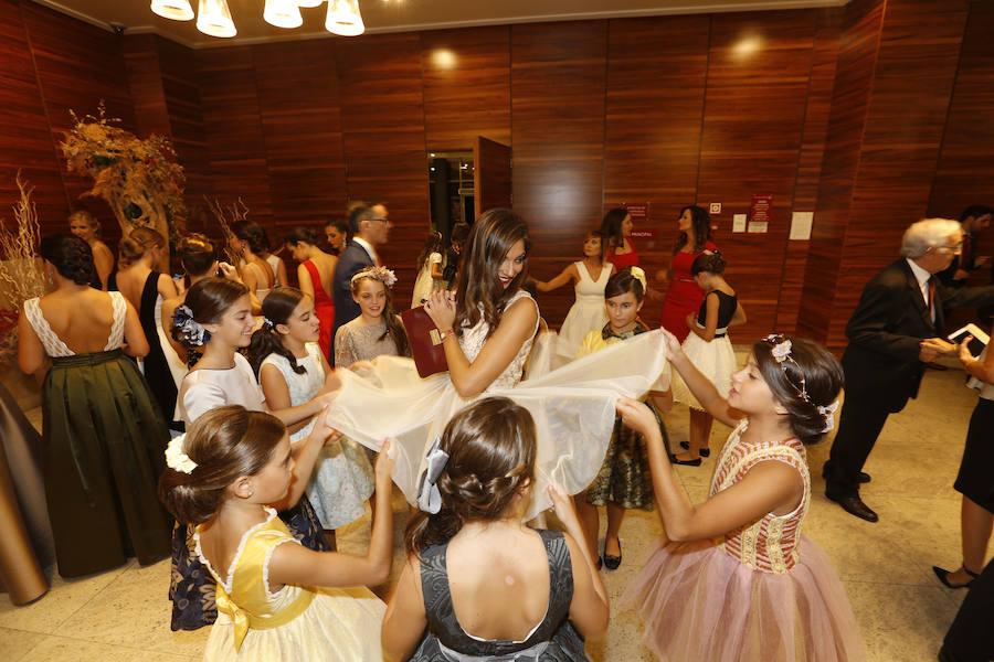 Fotos de la cálida despedida a las falleras mayores de Valencia de 2017, Raquel Alario y Clara Parejo