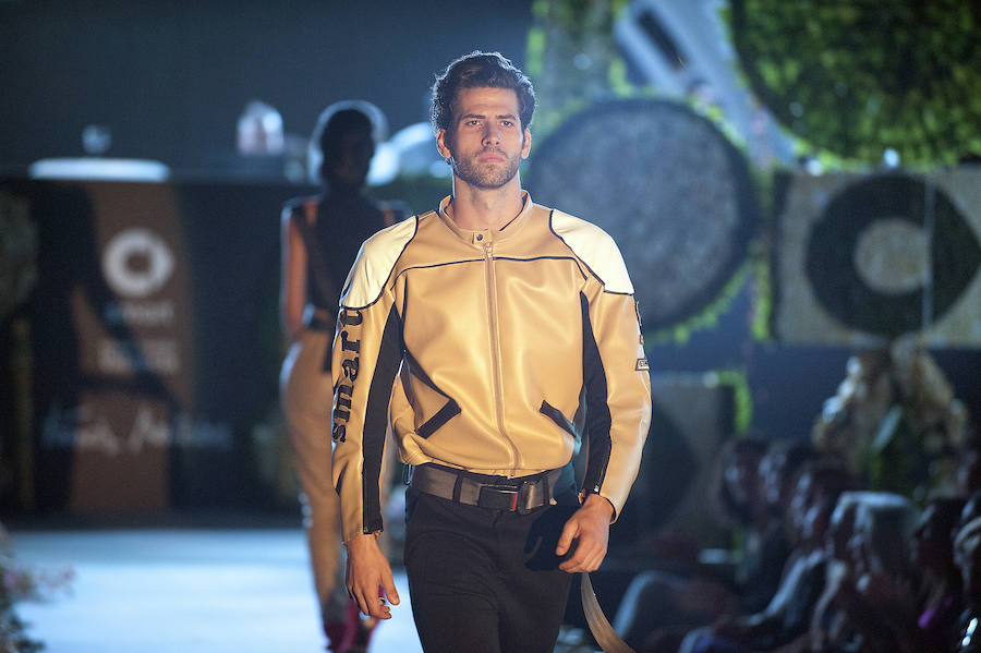 Fotos del desfile de Francis Montesinos en Valencia