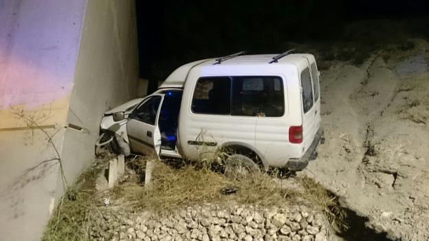 El vehículo estrellado en Albaida por accidente. 