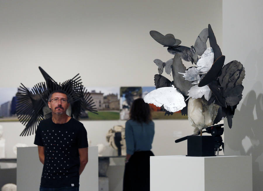 La muestra 'Valdés. Una visión personal' reúne 150 obras, algunas inéditas, desde los años 80 hasta la actualidad, que incluyen piezas inspiradas en Matisse, Picasso y Velázquez.