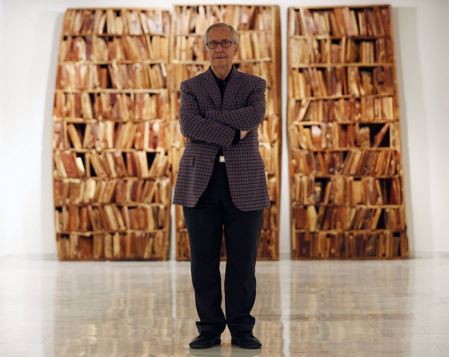 La muestra 'Valdés. Una visión personal' reúne 150 obras, algunas inéditas, desde los años 80 hasta la actualidad, que incluyen piezas inspiradas en Matisse, Picasso y Velázquez.