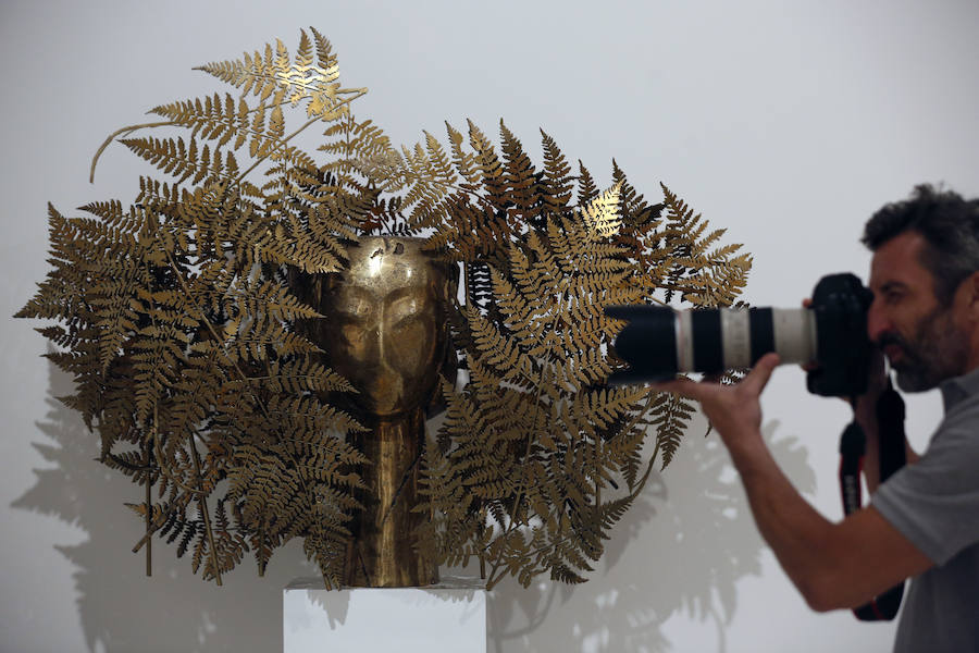 Con sus nuevas creaciones muestra su evolución artística, en la que se aprecia que ha experimentado con nuevos materiales.