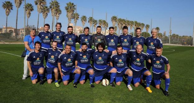 La plantilla del Kamarka durante un entrenamiento al inicio de la temporada. 