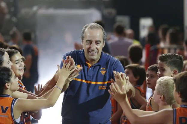 Txus Vidorreta, durante la presentación oficial del Valencia Basket. 