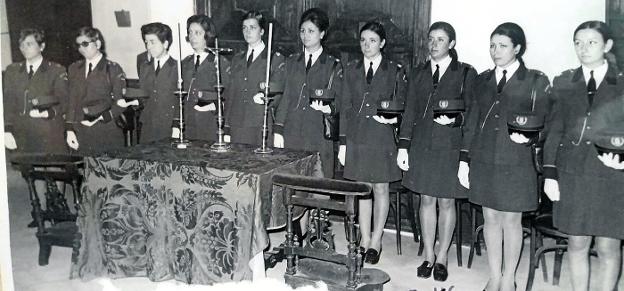 Las primeras diez policías locales que ingresaron en el Cuerpo en 1970, en Córdoba. 