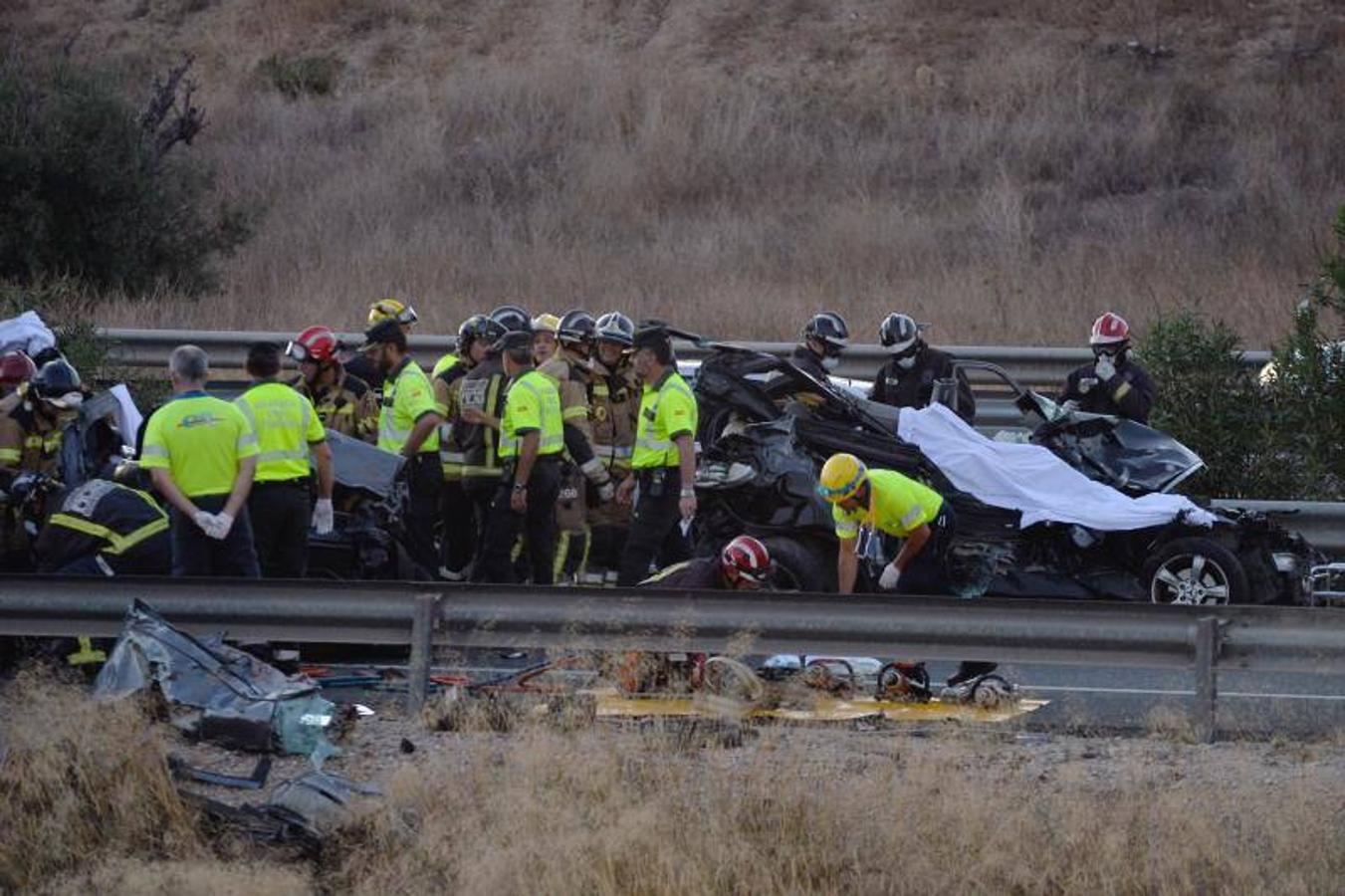 Fotos del accidente mortal en la A-7 en Murcia, donde han fallecido 5 personas