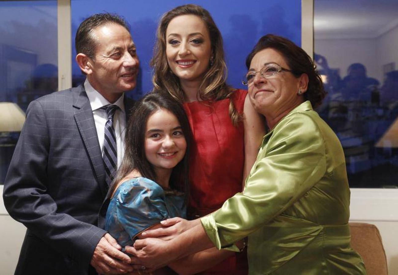 Rocío Gil, de la falla Plaza de la Merced, y Daniela Gómez de los Ángeles, de la falla Santa María Micaela-Martí l'Humà, han sido nombradas esta tarde falleras mayores de Valencia 2018.