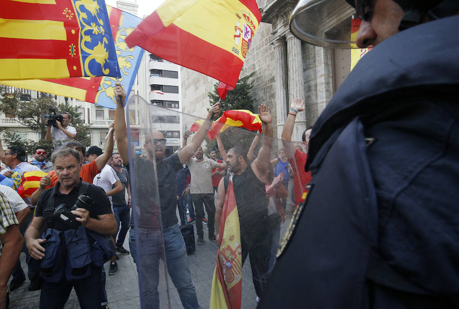 Fotos de las agresiones durante la manifestación del 9 d&#039;Octubre