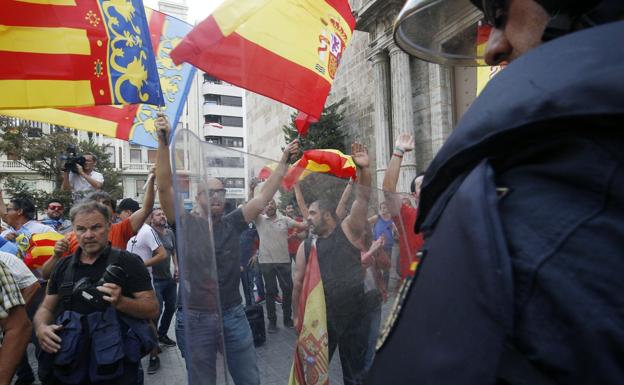 Un detenido por los altercados violentos durante el 9 d'Octubre