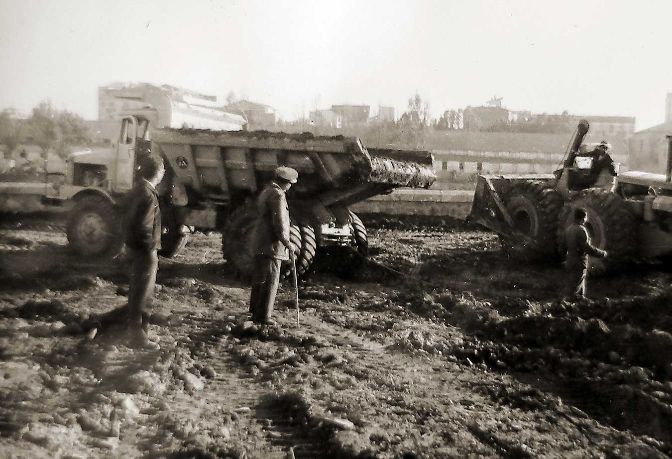 Fotos de la actuación militar en Valencia tras la riada de 1957