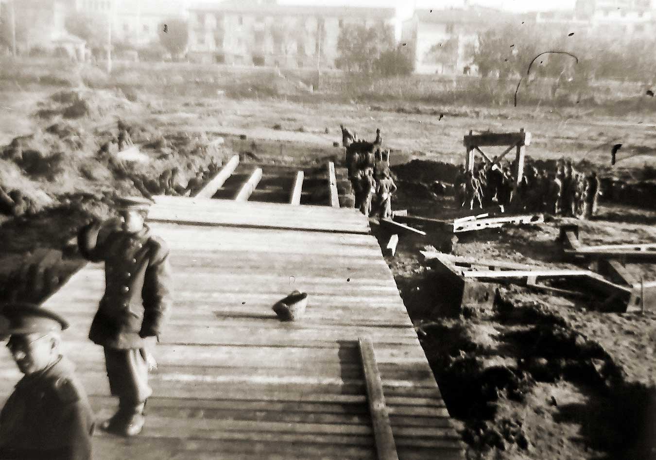 Fotos de la actuación militar en Valencia tras la riada de 1957