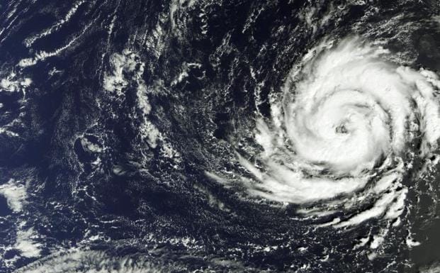Directo | El huracán Ophelia se acerca a Galicia