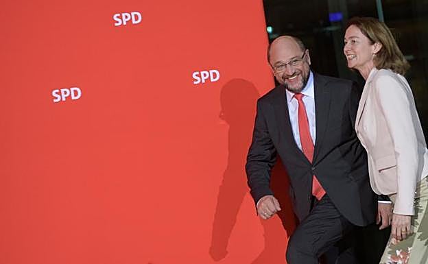 El líder del SPD, Martin Schulz, y Katarina Barley hoy en Berlín.