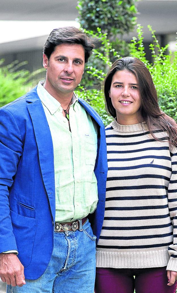 Cayetana Rivera estrena mayoría de edad posando con su padre