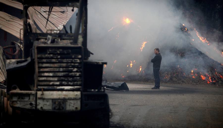 Fotos de la destrucción y la devastación provocada por los incendios forestales incontrolados en Galicia. 