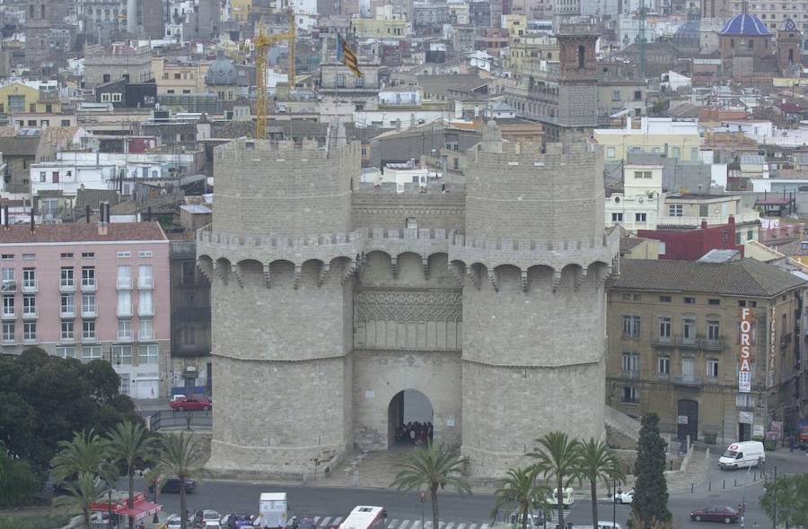 6.- Emblema de la ciudad: Por último, destaca la grandiosidad de las Torres de Serranos. Y el mar. "Aquí en Valencia estoy muy feliz, tengo de todo. Es como Madrid pero sin el estrés y el agobio de la capital".