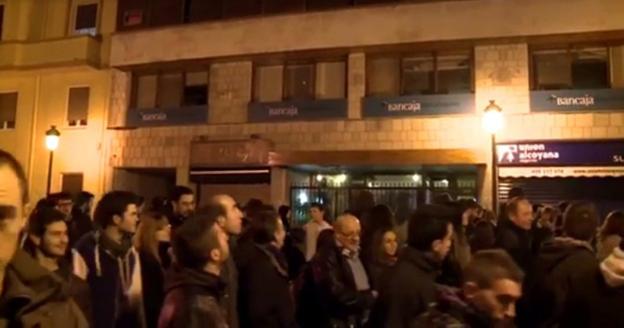 Rita Barberá. Manifestantes junto a su vivienda. 