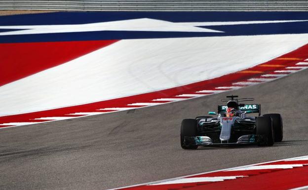 Hamilton rueda en Austin. 