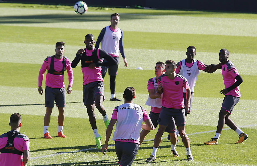 Fotos del entrenamiento del Levante UD (20/10/2017)