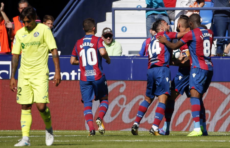 Estas son las imágenes del encuentro entre el Levante UD y el Getafe en el Ciutat de València, correspondiente a la novena jornada de Liga