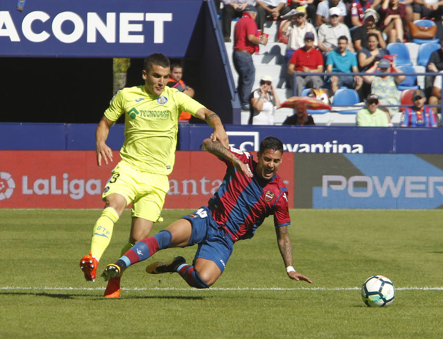 Estas son las imágenes del encuentro entre el Levante UD y el Getafe en el Ciutat de València, correspondiente a la novena jornada de Liga